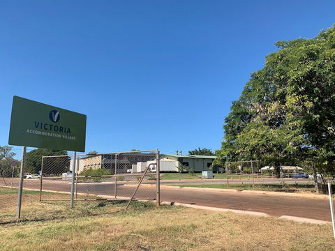 Victoria Accommodation Village - Perths Hotel 2