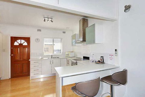 SUMMER BREEZE - Holiday And Business Accommodation - Perths Hotel 5