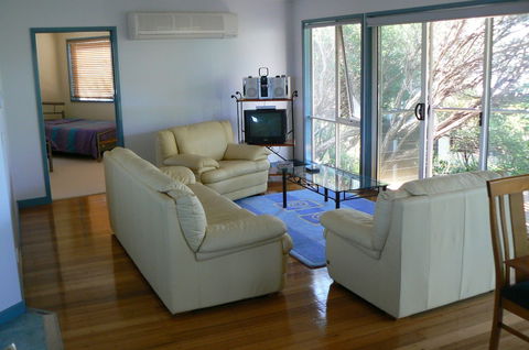 Sandy Point Beach Escape - Perths Hotel 5