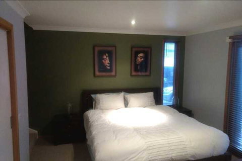 Secret Hut - Perths Hotel 2