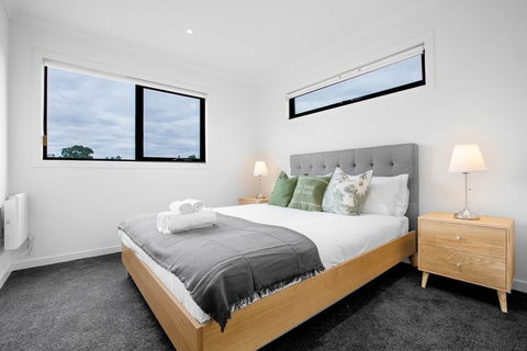 92 Brand New Doncaster Local House - Perths Hotel 6