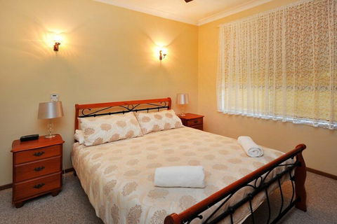 Rose Cottage Sawtell NSW - Perths Hotel 1