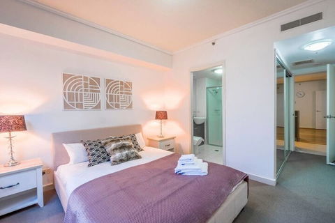 SoFun Apartment On George St - Perths Hotel 5