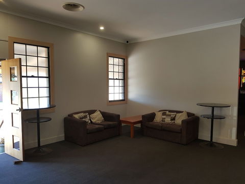 Lamington Hotel Motel - Perths Hotel 0