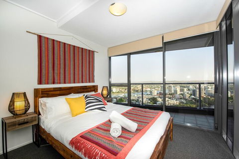 CBD African Charm, Story Bridge & River Views - Perths Hotel 7