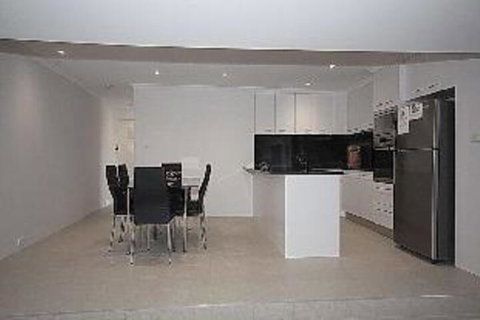 Skyline Unit 8 / 12 Thurlow Avenue - Perths Hotel 4