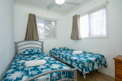 Bundaberg Park Village - Perths Hotel 4