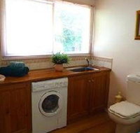 Australian Home Away at Eltham Venn Cottage - Perths Hotel