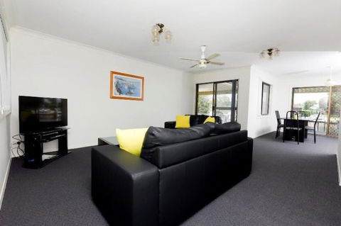 Lake House On Elouera - Perths Hotel 2