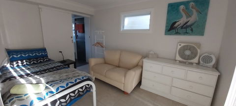 Paradise Bungalow Waterfront - Perths Hotel 5