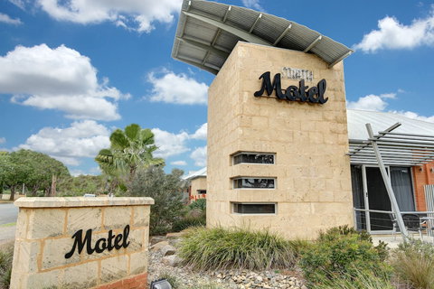 Strath Motel - Perths Hotel 0