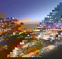Oaks Melbourne on William Suites - Perths Hotel