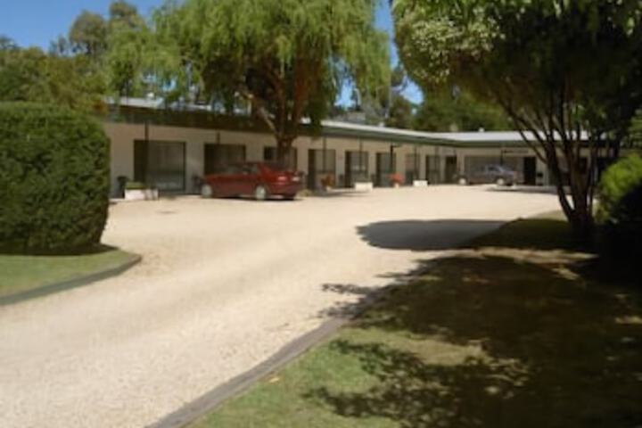  Perths Hotel
