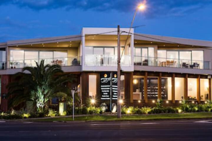  Perths Hotel