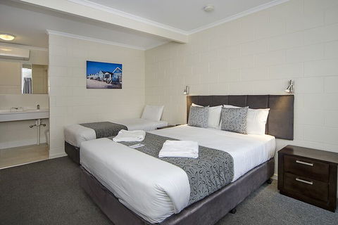 Victor Harbor City Inn - Perths Hotel 2