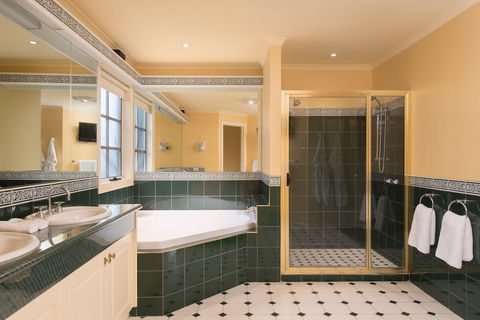 Country Club Villas - Perths Hotel 3