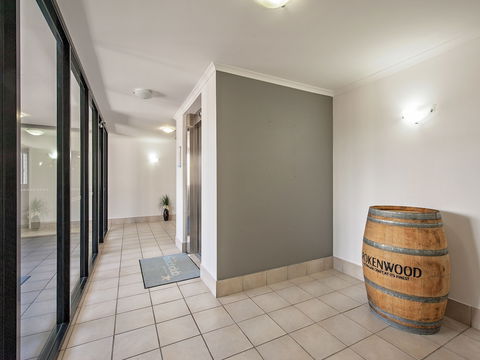 Shoal Bay Beachclub Apartments - Perths Hotel 0