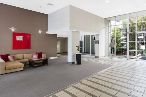 Oaks Brisbane Mews Suites - Perths Hotel 5