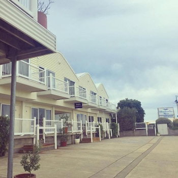 A Great Ocean View Motel - Perths Hotel 0