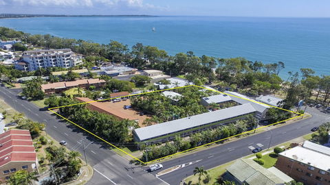 The Beach Motel Hervey Bay - Perths Hotel 1
