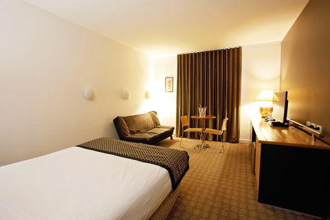Golden Pebble Hotel - Perths Hotel 4