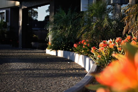 Golden Pebble Hotel - Perths Hotel 0