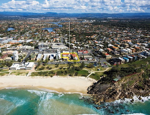 Burleigh Point Holiday Apartments - Perths Hotel 0