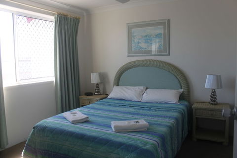 Burleigh Point Holiday Apartments - Perths Hotel 4