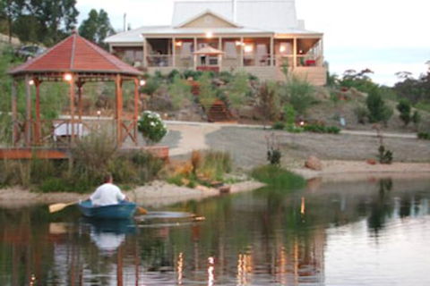 Blue Cliffs Retreat - Perths Hotel 0