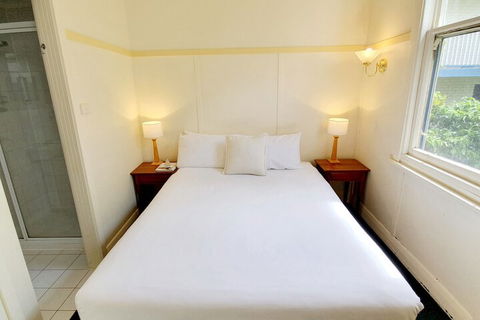 Point Lonsdale Guest House - Perths Hotel 7