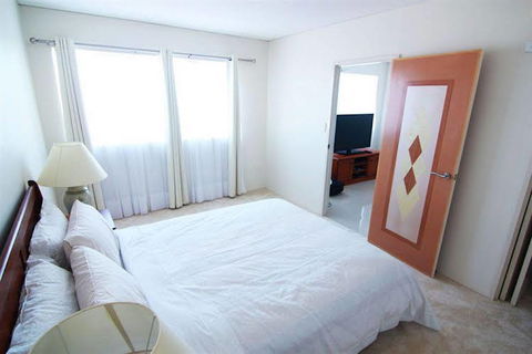 Platinum Bargara Apartments - Perths Hotel 1