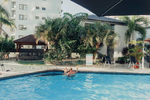 Burleigh Palms Holiday Apartments - Perths Hotel 3