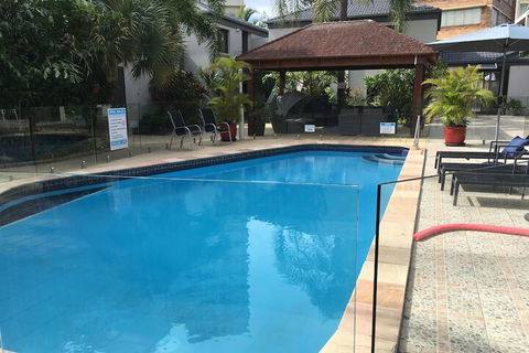 Burleigh Palms Holiday Apartments - Perths Hotel 4