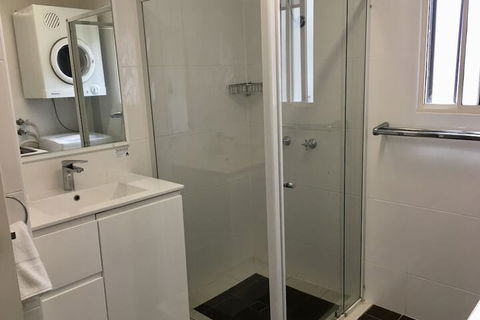 Burleigh Palms Holiday Apartments - Perths Hotel 5