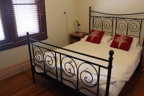 Burwood Bed And Breakfast - Perths Hotel 3