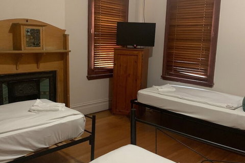 Burwood Bed And Breakfast - Perths Hotel 4