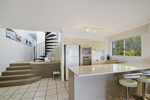 Bali Hai Apartments Noosa - Perths Hotel 7