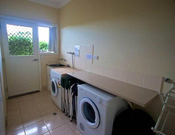 Searenity Holiday Accommodation - Perths Hotel 6