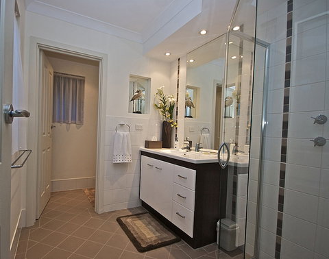 Searenity Holiday Accommodation - Perths Hotel 2