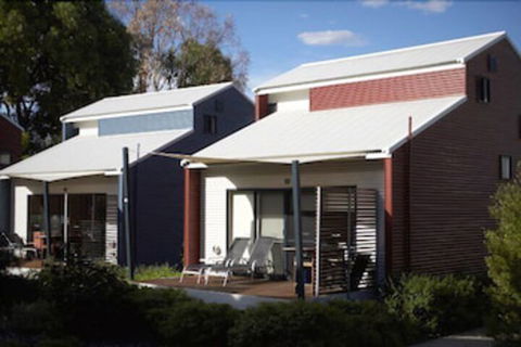 Footprints At Preston Beach - Perths Hotel 3