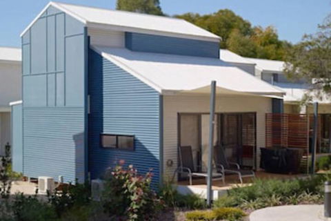 Footprints At Preston Beach - Perths Hotel 1