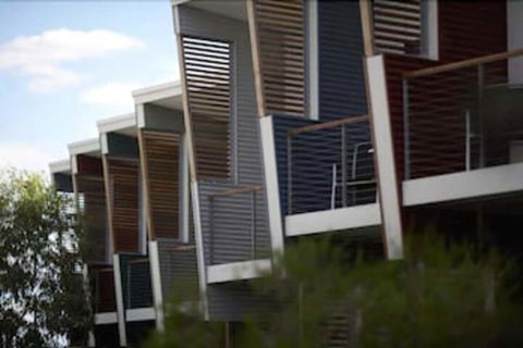 Footprints At Preston Beach - Perths Hotel 4