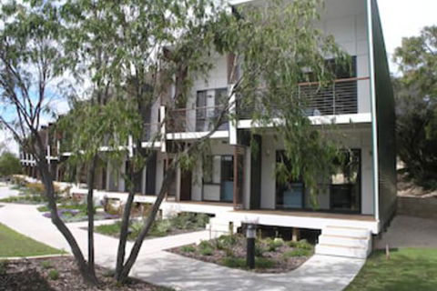 Footprints At Preston Beach - Perths Hotel 2