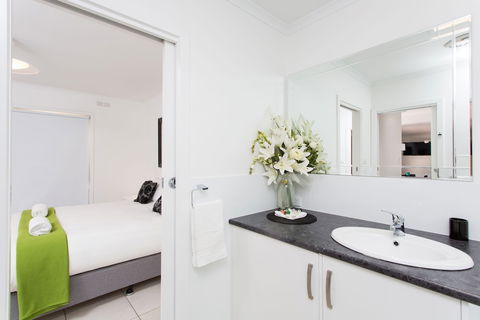 Mildura Holiday Villas - Perths Hotel 5