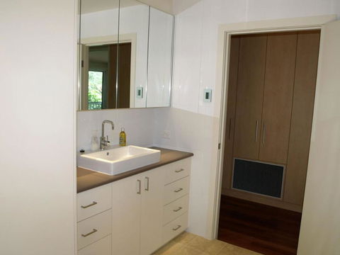 ILUKA - Perths Hotel 3