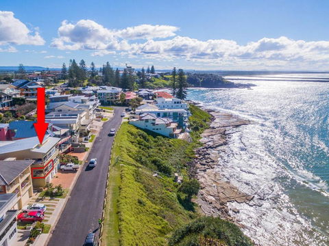 Avalon 1 Overlooking Beautiful Convent Beach - Perths Hotel 5