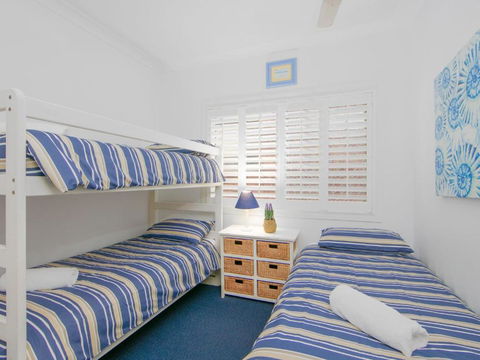 Avalon 1 Overlooking Beautiful Convent Beach - Perths Hotel 2