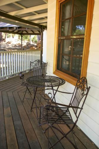 Quiet Escapes Cottages - Perths Hotel 4