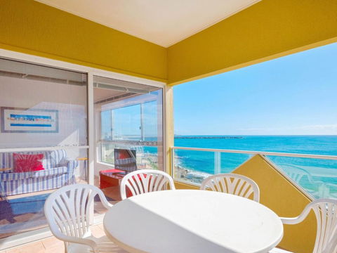 Avalon 4 Right Across The Road From Convent Beach Uninterrupted Views - Perths Hotel 4