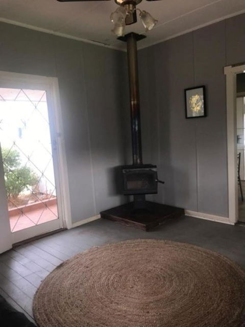 Cosy Country Cottage With AirCon - Perths Hotel 4